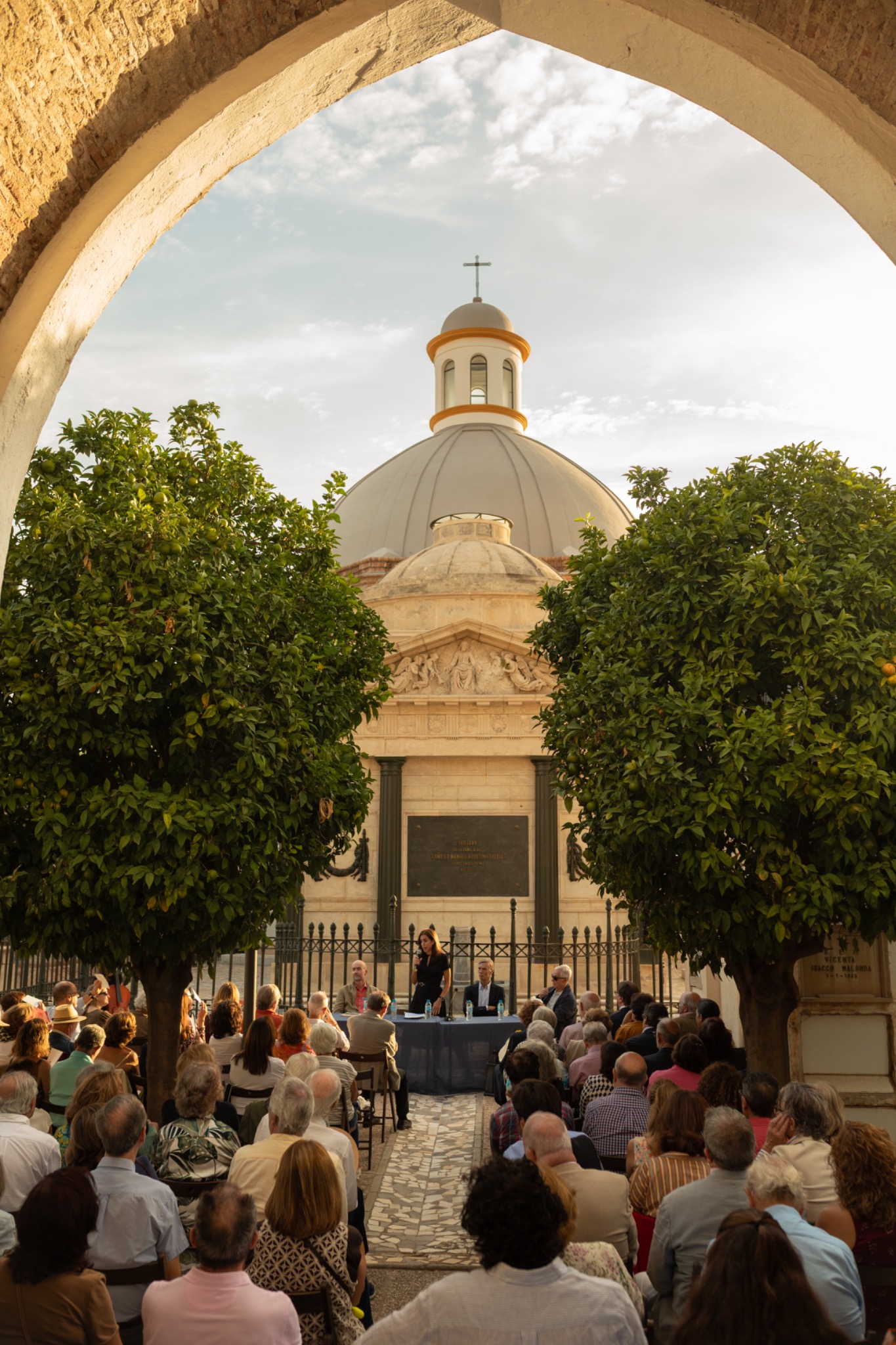 Fotografía 1 de la presentación del libro