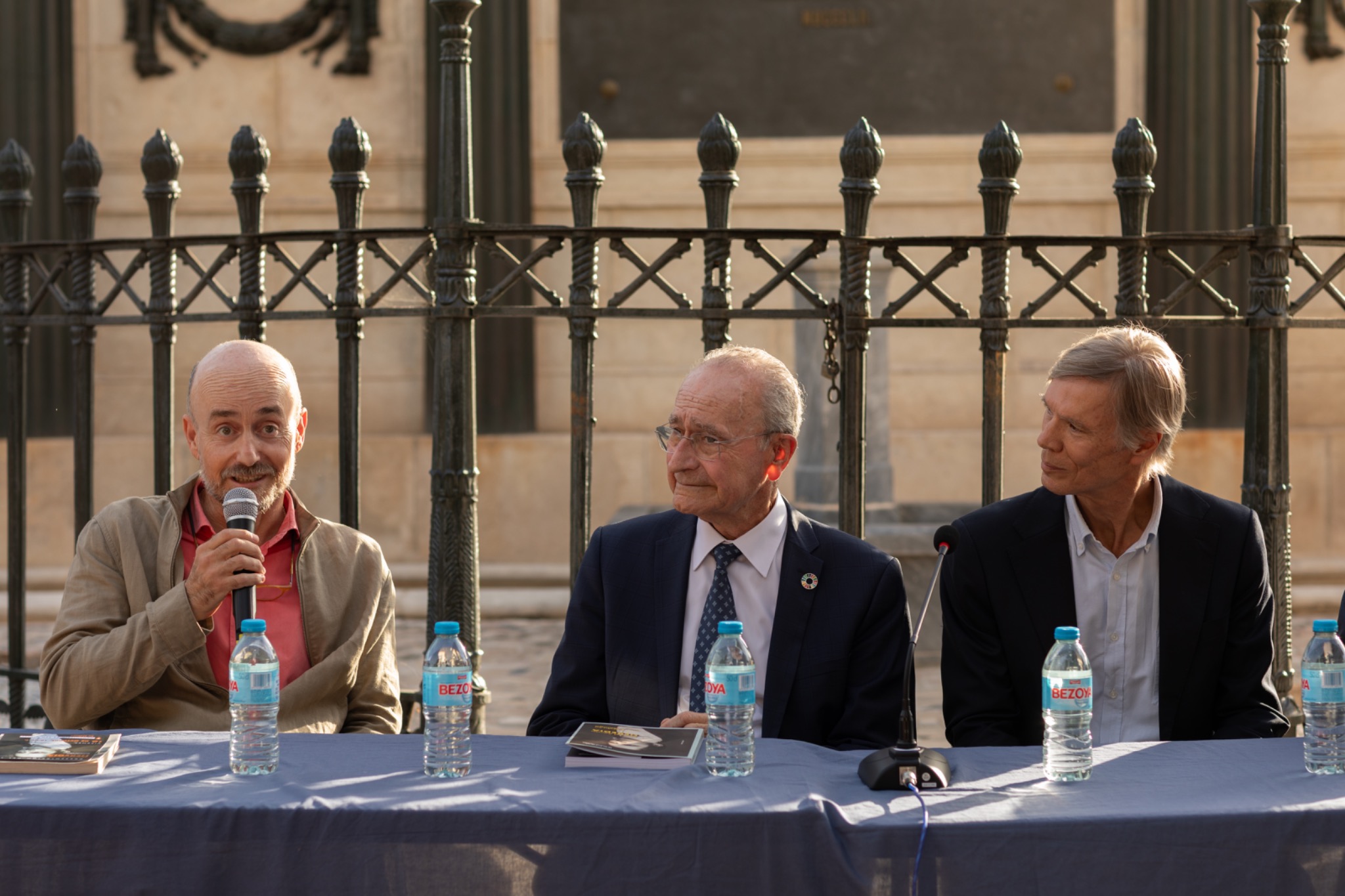 Fotografía 3 de la presentación del libro